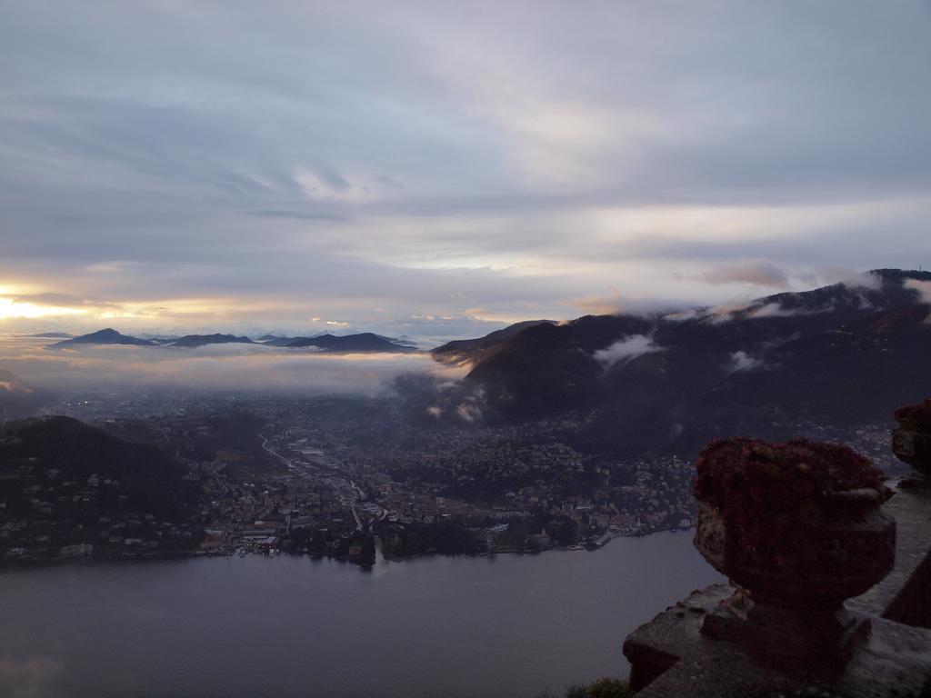 B&B Il Balcone Sul Lago Brunate Buitenkant foto